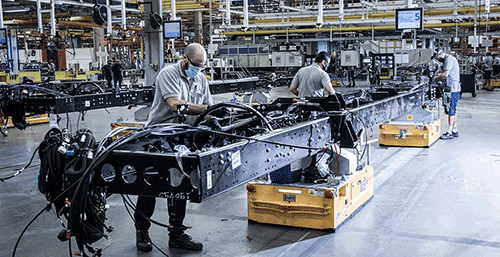 Mercedes-Benz inaugura nova linha de produção de ônibus na fábrica de São Bernardo do Campo